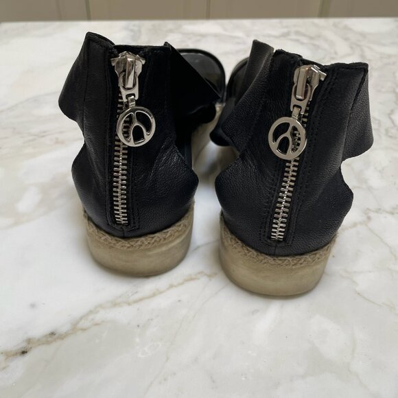 Leather Wishbone Sandals - Picture 4 of 5